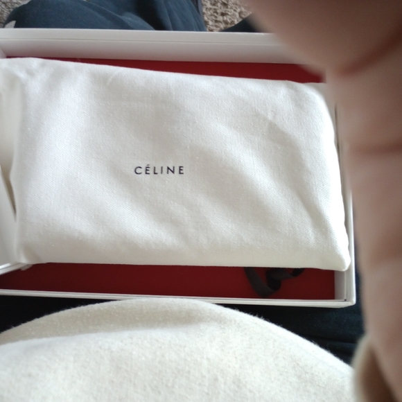 Celine Pre loved condition.. Celine large wallet.. - Picture 6 of 6